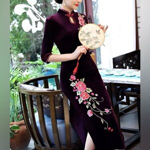 Elegant Floral Embroidered Velvet Cheongsam Dress